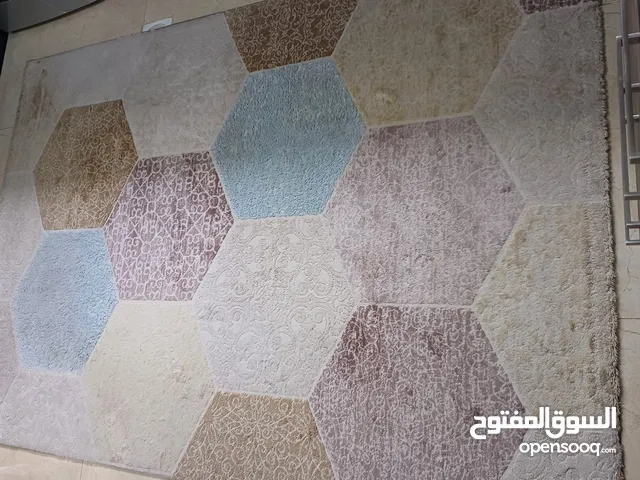 سجادتين صيدا نفس النقشة للبيع  المقاسات مترين بثلاث و 1،6 ×2،3متر