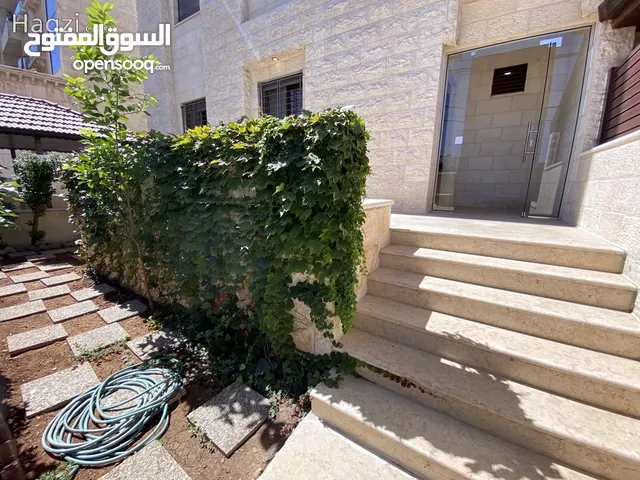 شقة غير مفروشة للإيجار 260م2 ( Property 14385 ) سنوي فقط