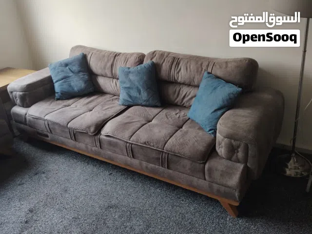 كنب تسع مقاعد شبه جديد