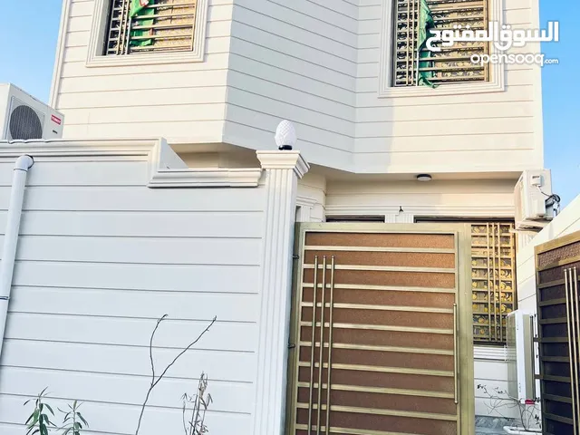 130 m2 Studio Townhouse for Sale in Basra Tannumah