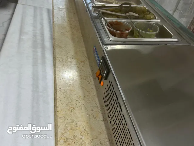 عدة مطعم للبيع