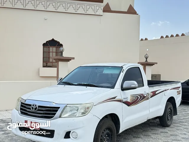 Used Toyota Hilux in Al Dakhiliya