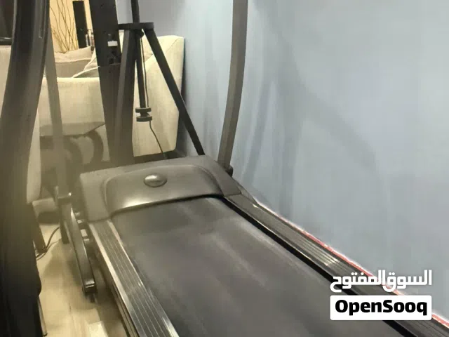 للبيع جهاز مشي بحالة جيدة جدا