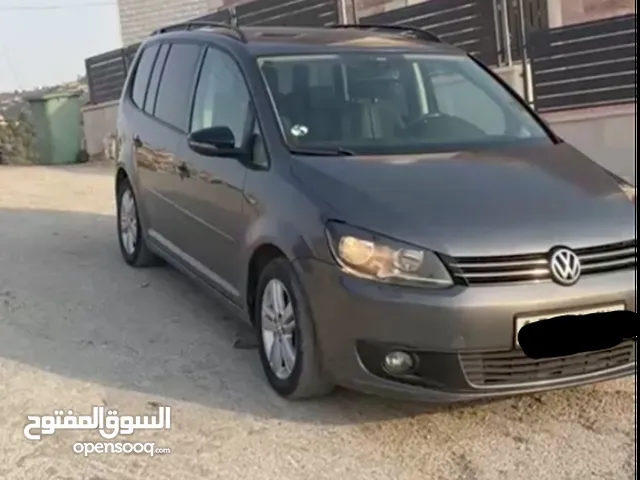 Used Volkswagen Touran in Hebron
