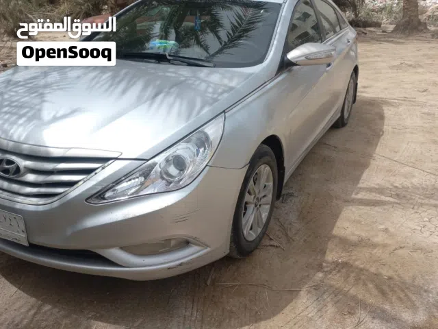 2013 هيونداي سوناتا Standard