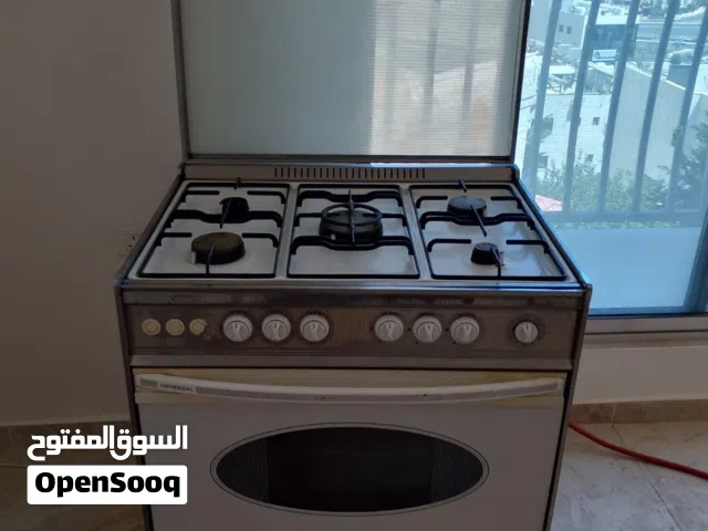 فرن  Universal خمس عيون