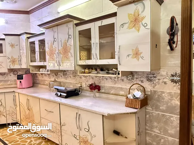 كاونتر وثريات وغسالة ملابس للبيع