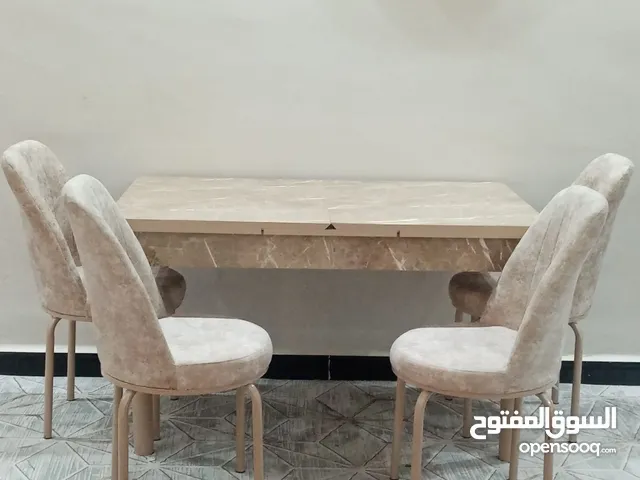 مع 4 كراسي جديد