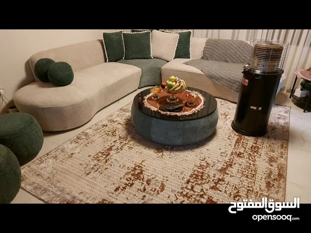 طقم كورنر بحالة الجديد مميز جدا وغرد شهوان للبيع بداعي السفر استخدام اشهر