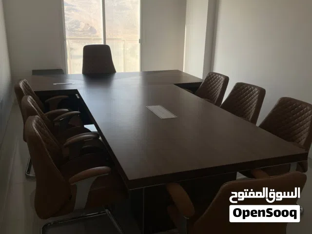 أثاث مكتبي للبيع بحالة ممتازة