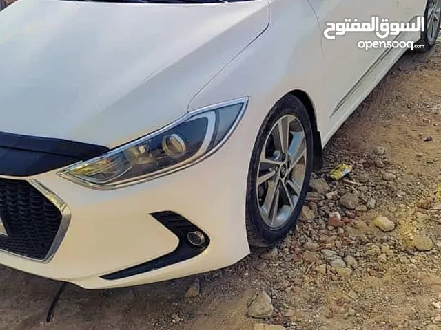 للبيع في بورتسودان افانتي2018 لون ابيض بصمه ترخيص بورتسودان سارى