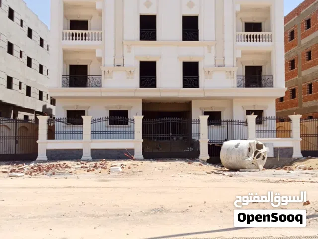 شقه بالتجمع الخامس بيت الوطن الحى الأول قطعه 4D