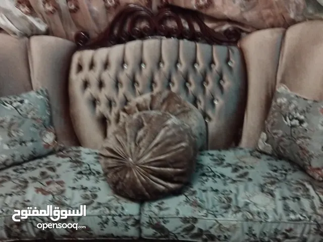 طقم كنب وحوض سمك