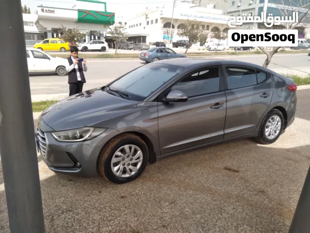 2017, هيونداي, النترا, Standard