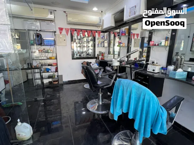 صالون حلاقه رجالي بالفروانيه  للبيع او الضمان
