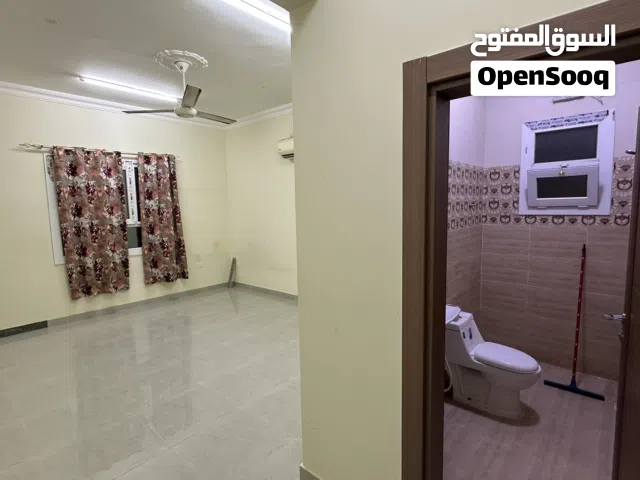 115 m2 3 Bedrooms Apartments for Rent in Muscat Al Maabilah