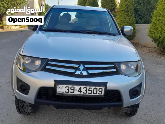 2015 ميتسوبيشي L200 Standard
