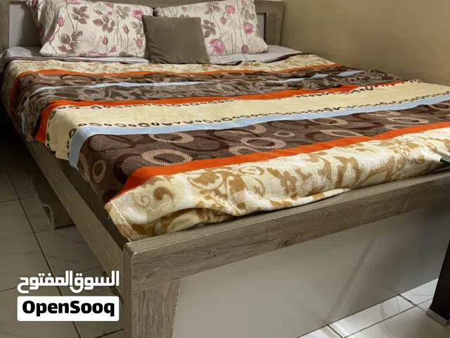 سرير لشخصين