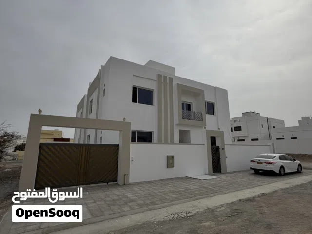 للبيع ارخص توين فيلا راقيه فالعامرات السادسه