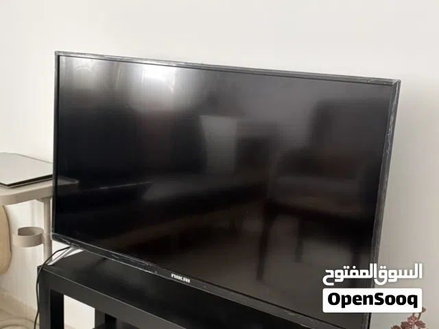 Nikai Tv 40 inch with wall mount