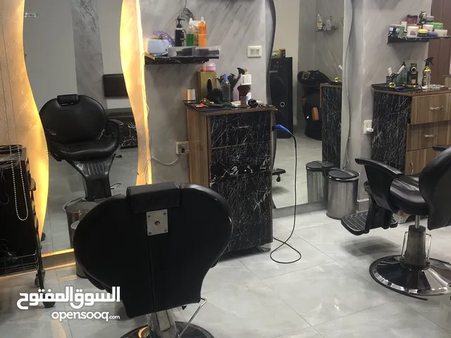 صالون مع عدتو للبيع مع عدتو و زباينو