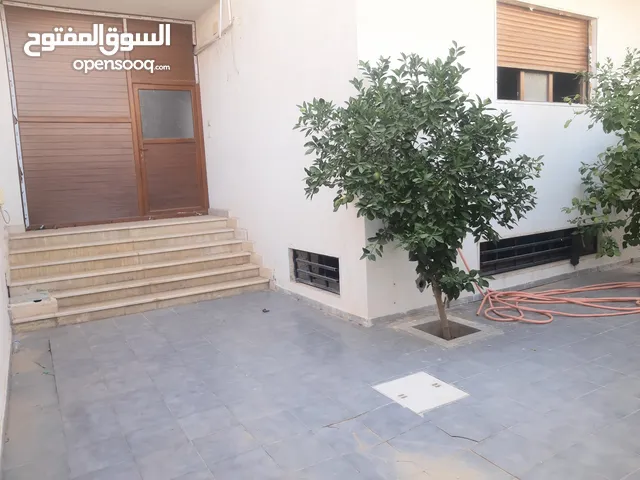 300 m2 More than 6 bedrooms Villa for Sale in Tripoli Hay Demsheq