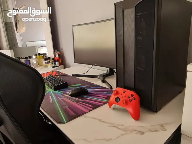 Pc للبيع مع جميع اغراضه بسعر ممتاز