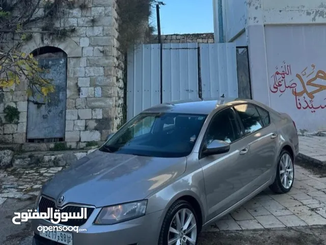 سكودا اكتافيا 2015