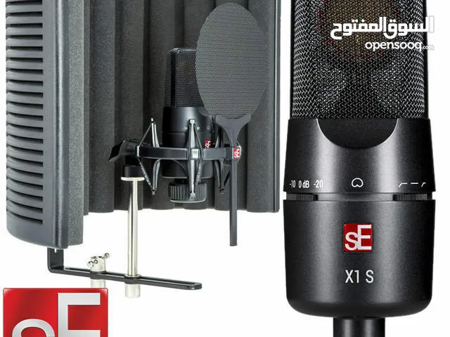 SE Condenser microphone studio bundle and reflection filter