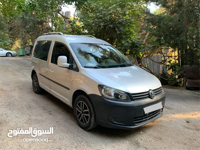 Caddy شصي قصير 1600 ديزل جير عادي ب الورقه اغلبها دهان شركة
