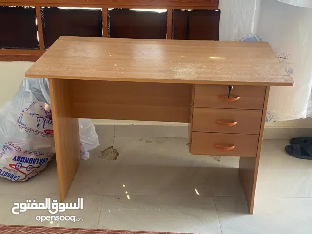 طاوله مكتبيه للمذاكرة