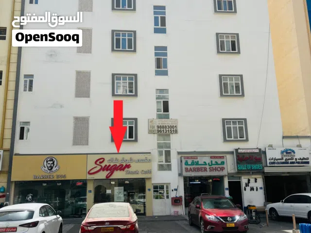 محل للإيجار  فـ سوق الخوض خلف محطة نفط عمان الجديدة بمساحة 28م مع شهر سماح