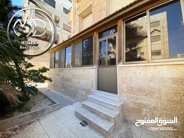 250m2 5 Bedrooms Apartments for Sale in Amman Um El Summaq