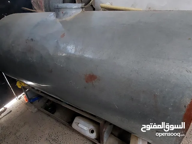 خزان حديد كبير