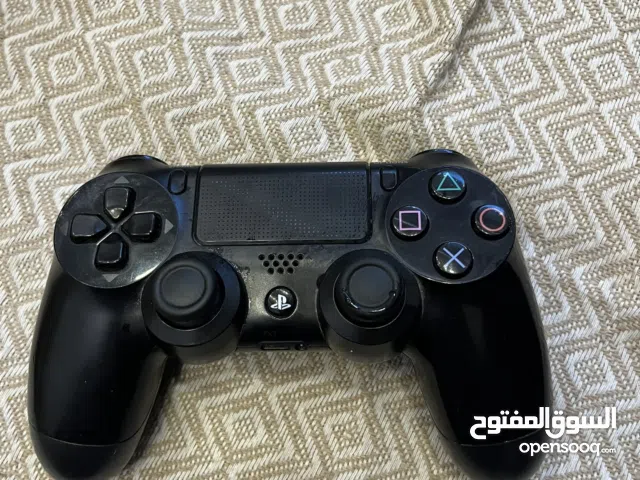 للبيع يد بلايستيشن 4 أصلية (Original) - نظيفة وشغالة تمام