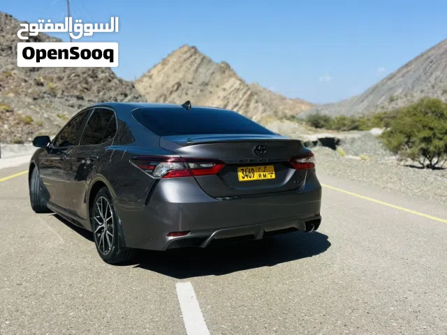 2022 تويوتا كامري SE