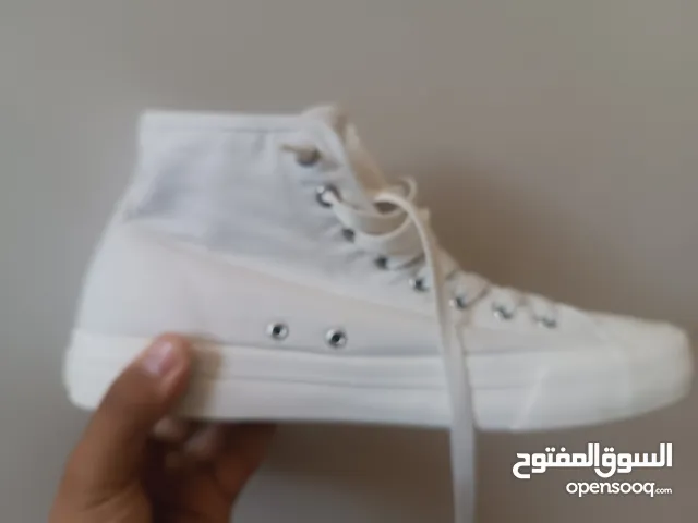 shoes h&m مستعمل بحالة الوكاله ملبوس فقط مرتين للبيع