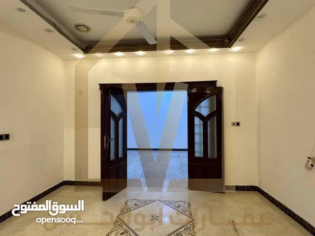 شقة مكتبية للايجار في منطقة مناوي باشا موقع ممتاز لكافة الانشطه التجارية