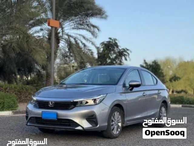 هوندا سيتى 2022 فصاى موديل LX مع جنوط ودخول بدون مفتاح - جديدة