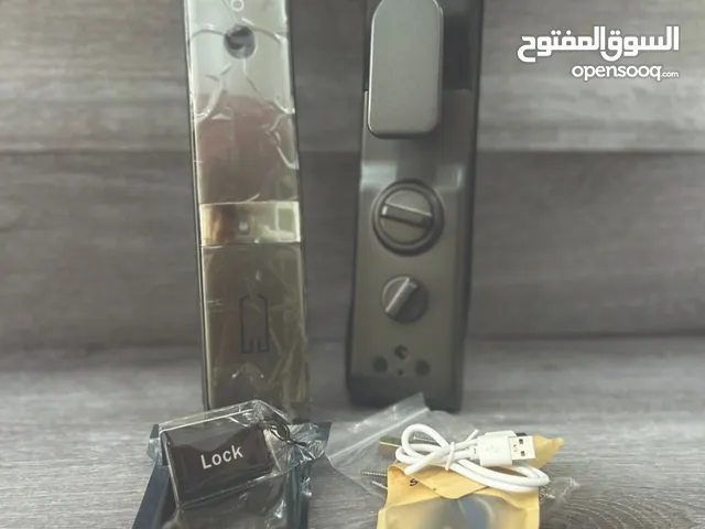 أقفال ذكية ببصمة، كرت، وجه، وحركة يد