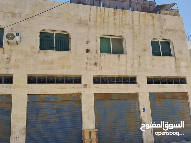اربع مخازن على الشارع وتسوية وشقق عدد اثنين طابق اول