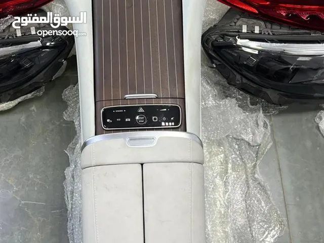 يوجد لدينا قطع غيار السيارات المرسيدس EQSمودا2025