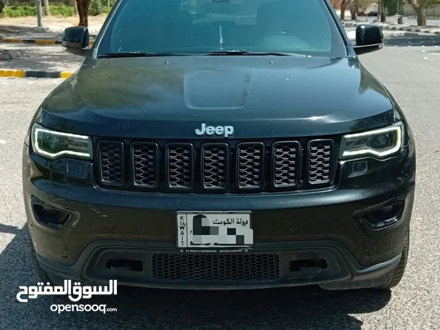 جراند شيروكي لاريدو عداد 110 الف فل اوبشن ماعدا الفتحة حمايه كامله