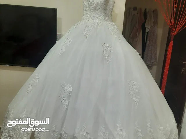 فسطان لي البيع ..................................................... .................. ..........