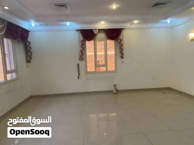 للإيجار دوبلكس في المنقف مع حوش