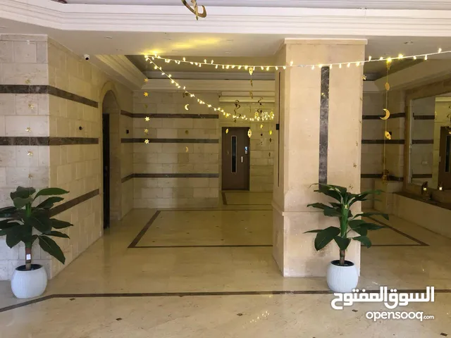 شقه لمحبي المساحات الكبيره في بالم سيتي