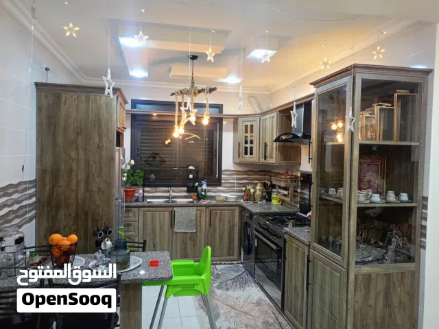 شقة للبيع 
طابق ثالث مع مصعد
