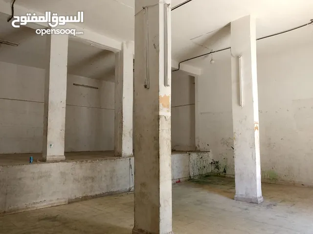 مخازن و محلات تجارية للايجار في شارع الجيش مقابل مستشفى العسكري