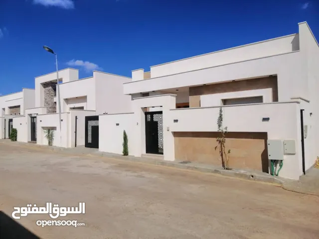 220m2 More than 6 bedrooms Townhouse for Sale in Tripoli Other