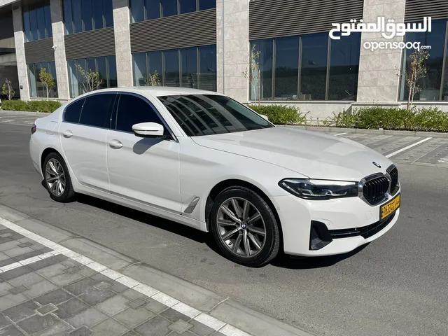 BMW 520i 2023 GCC  بي ام دبليو 520 وكالة الجنيبي تحت الضمان